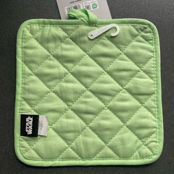 Star Wars Mandalorian Green and White Pot Holder - Picture 2 of 5
